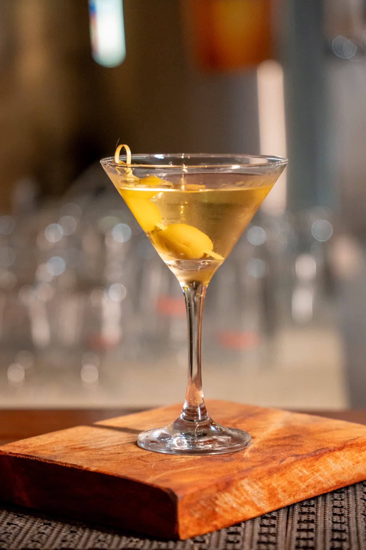 Dry martini com azeitonas